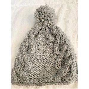 LOFT winter hat with pom